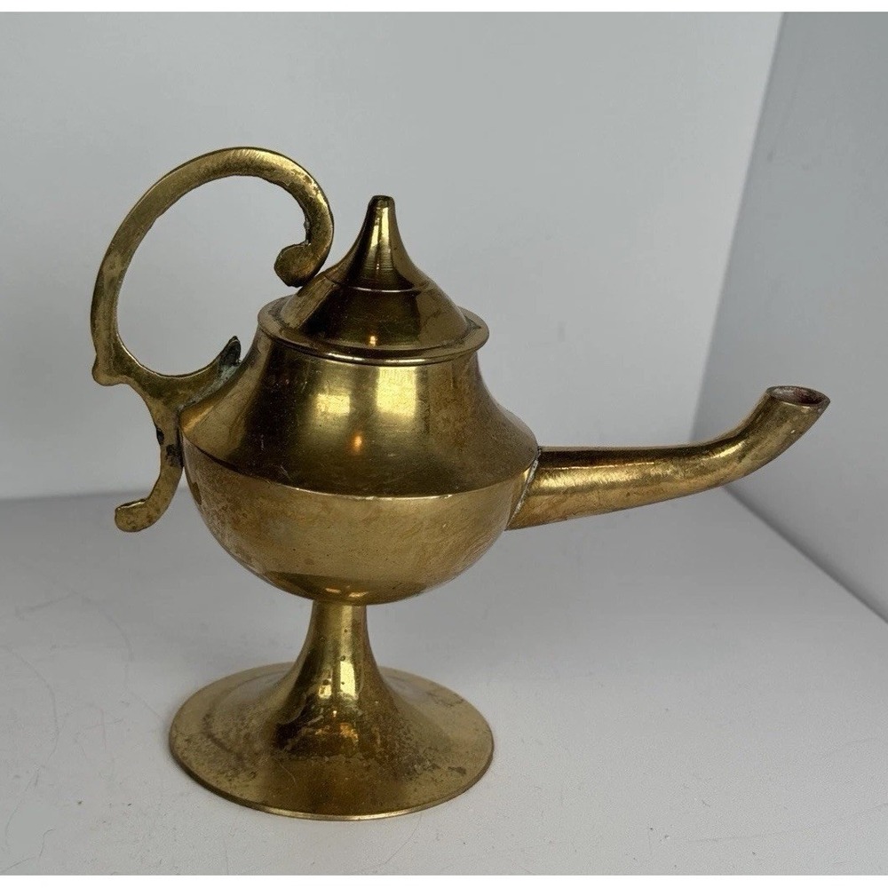 VTG Enesco Imports Brass Genie Lamp Oil Lamp Made In India Aladdin Style Decor